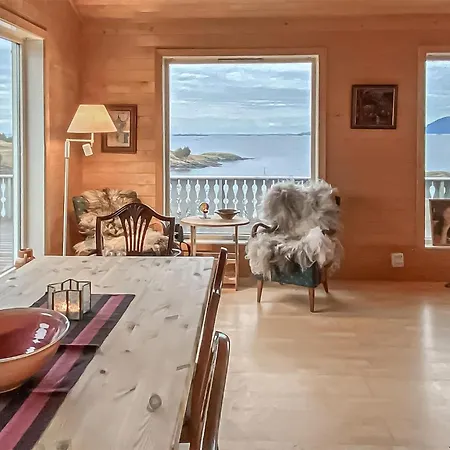Cozy In With House A Panoramic View *