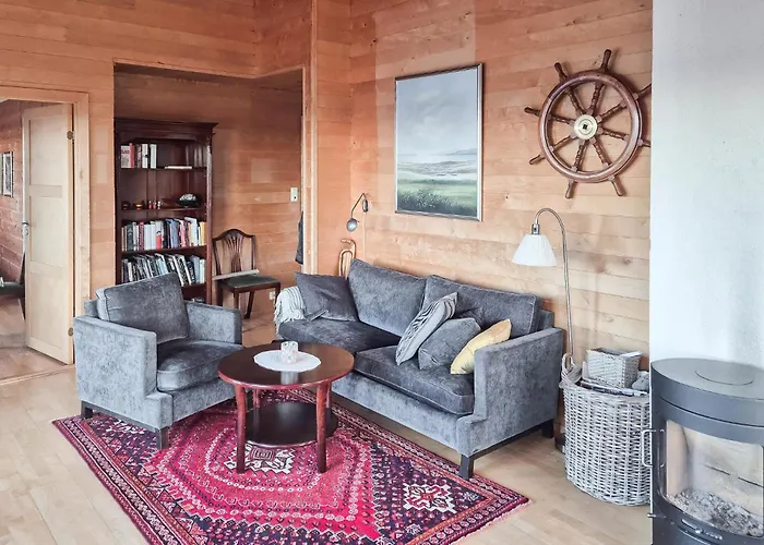 Semesterbostad 3 Bedroom Stunning In Tansoy