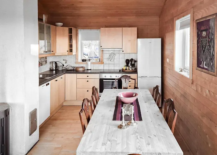 3 Bedroom Stunning In Semesterbostad