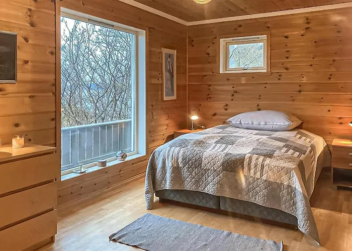 Semesterbostad 3 Bedroom Stunning In Tansoy