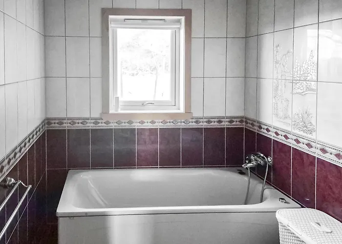 3 Bedroom Stunning In Semesterbostad